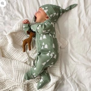 Spearmint LOVE Alpine print waffle footie onsie and hat